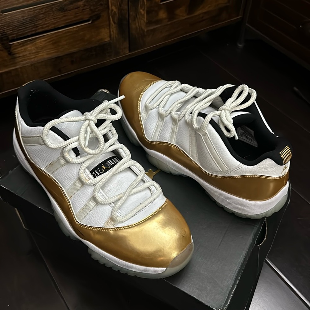 Air Jordan XI White & Gold, size 11, OG box